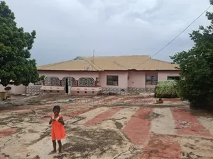 5bdrm House in B2 Properties Agency, Kumasi Metropolitan for sale