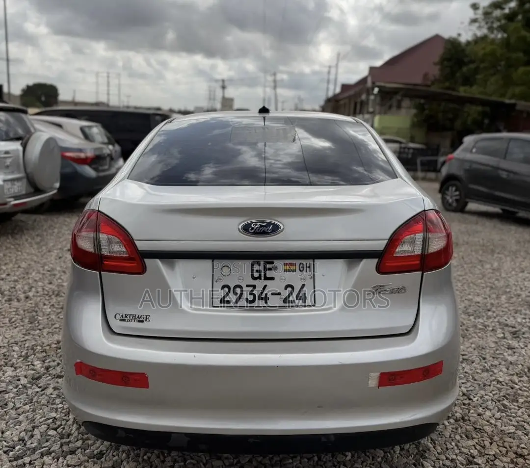 Ford Fiesta S 4dr Sedan (1.6L 4cyl 5M) 2014 Silver