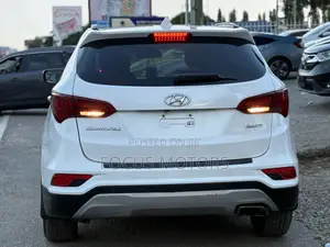 Hyundai Santa Fe Limited Ultimate AWD 2018 White