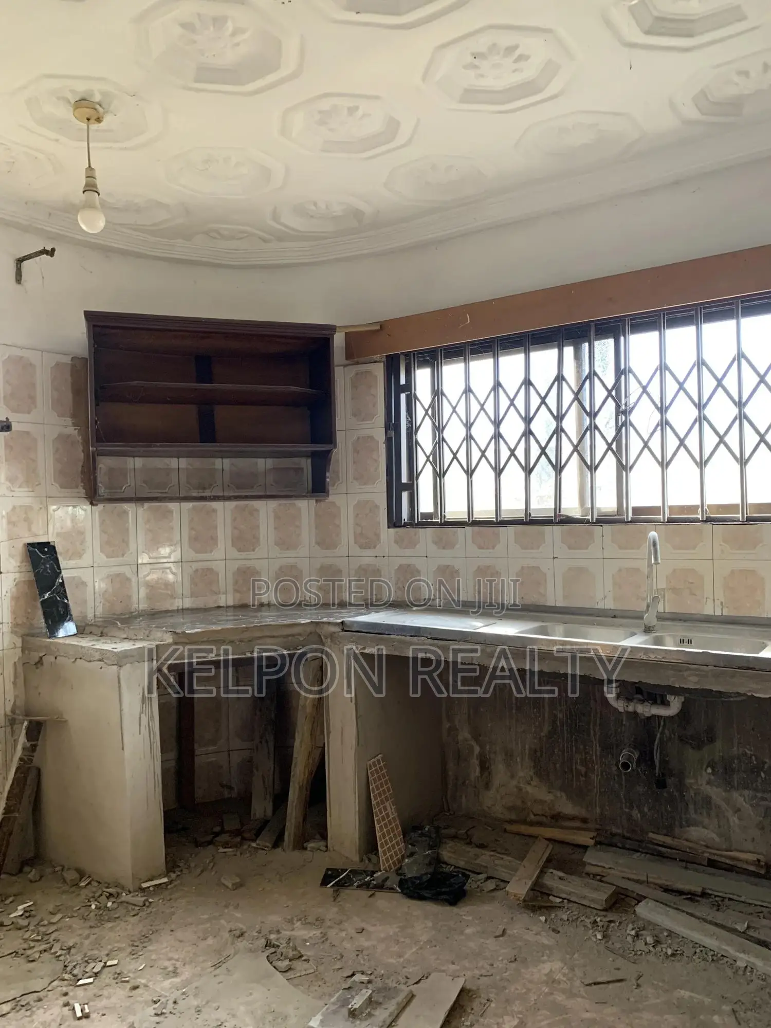 5bdrm House in Sakaman, Accra Metropolitan for rent