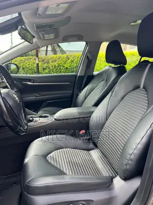 Toyota Camry SE 2022 Gray