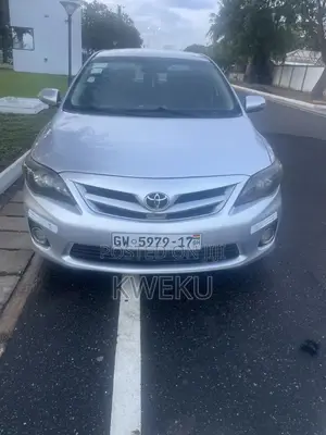 Toyota Corolla L 4dr Sedan (1.8L 4cyl 5M) 2013 Silver