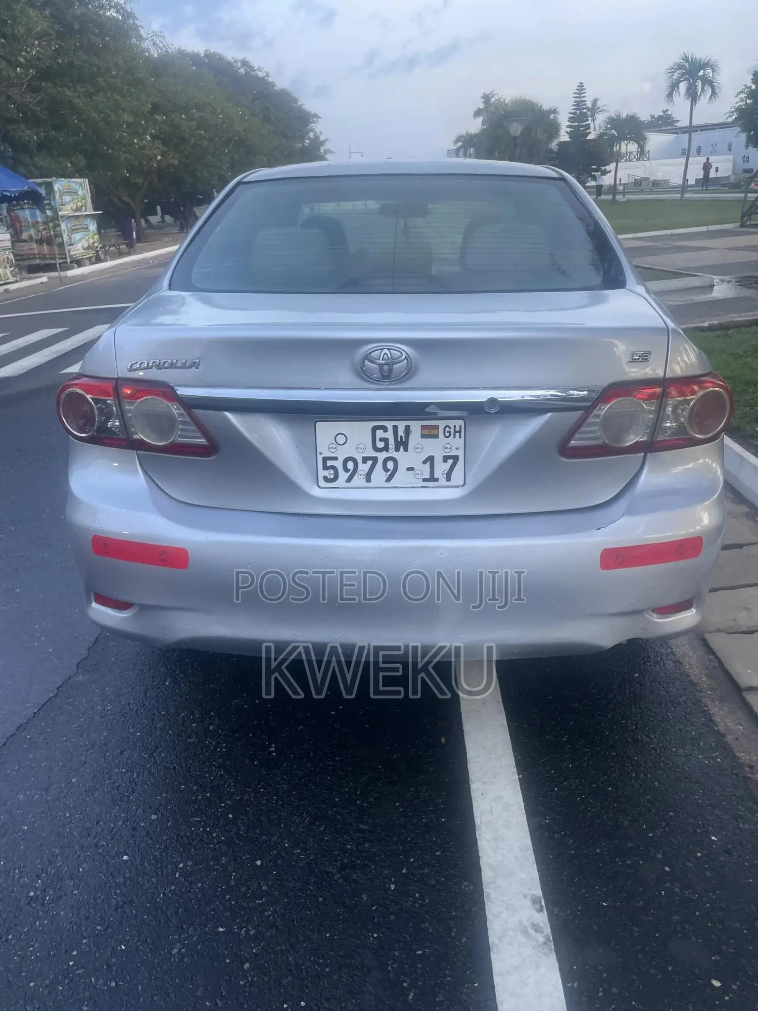 Toyota Corolla L 4dr Sedan (1.8L 4cyl 5M) 2013 Silver