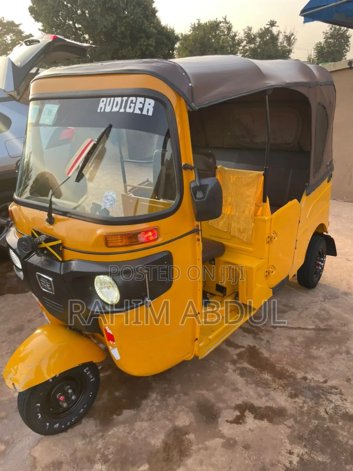 Bajaj RE 2024 Yellow