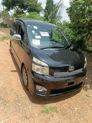 Toyota Voxy 2013 Black