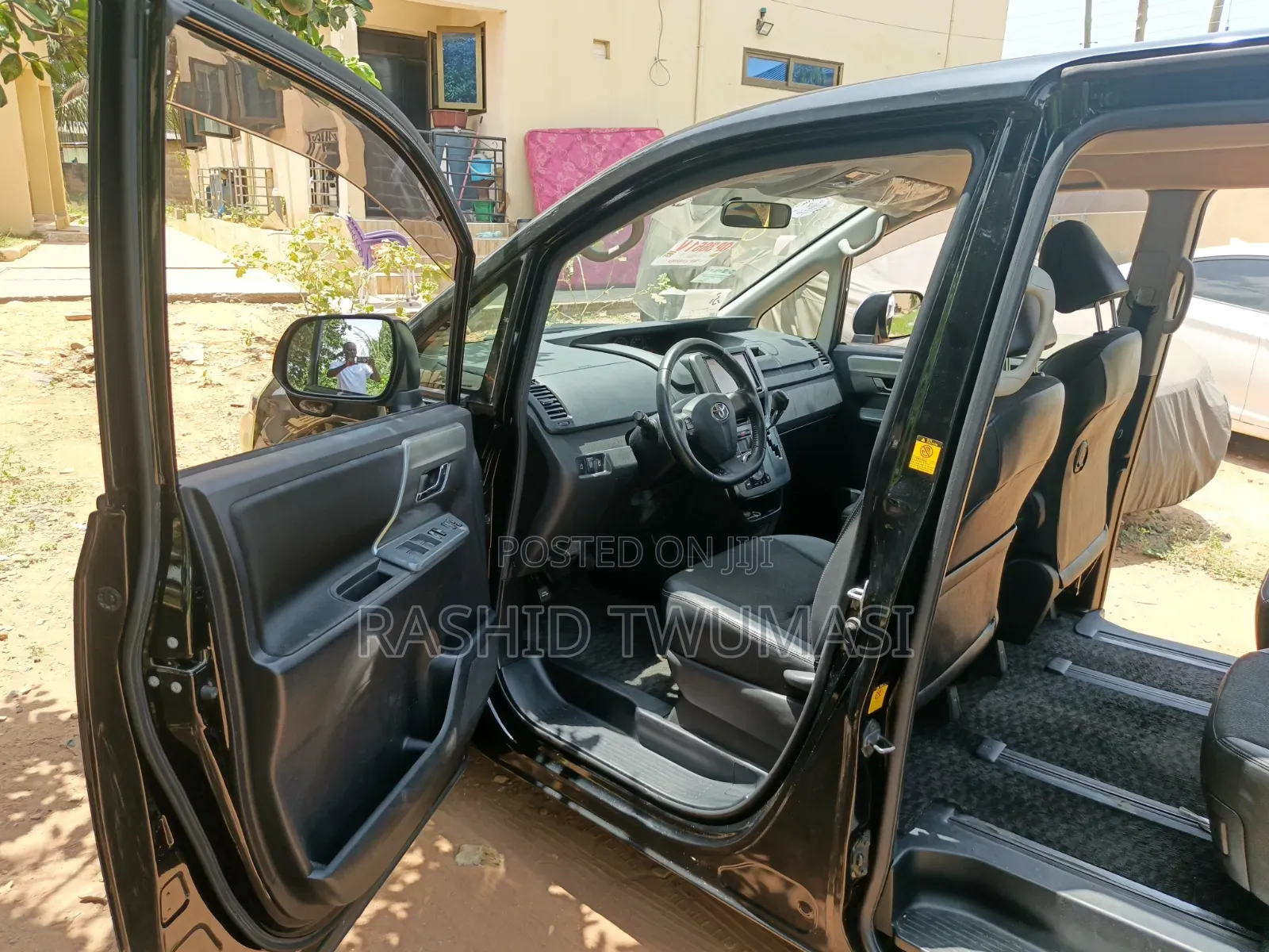 Toyota Voxy 2013 Black