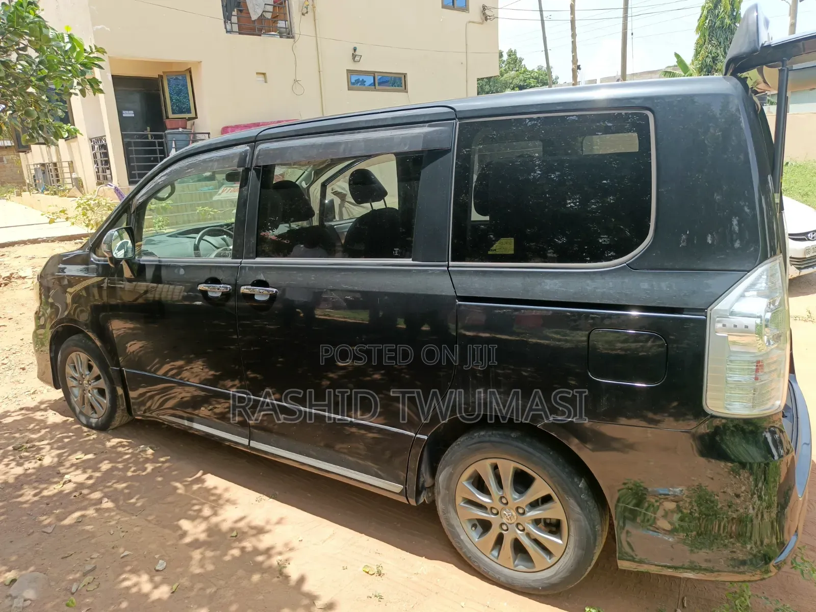 Toyota Voxy 2013 Black