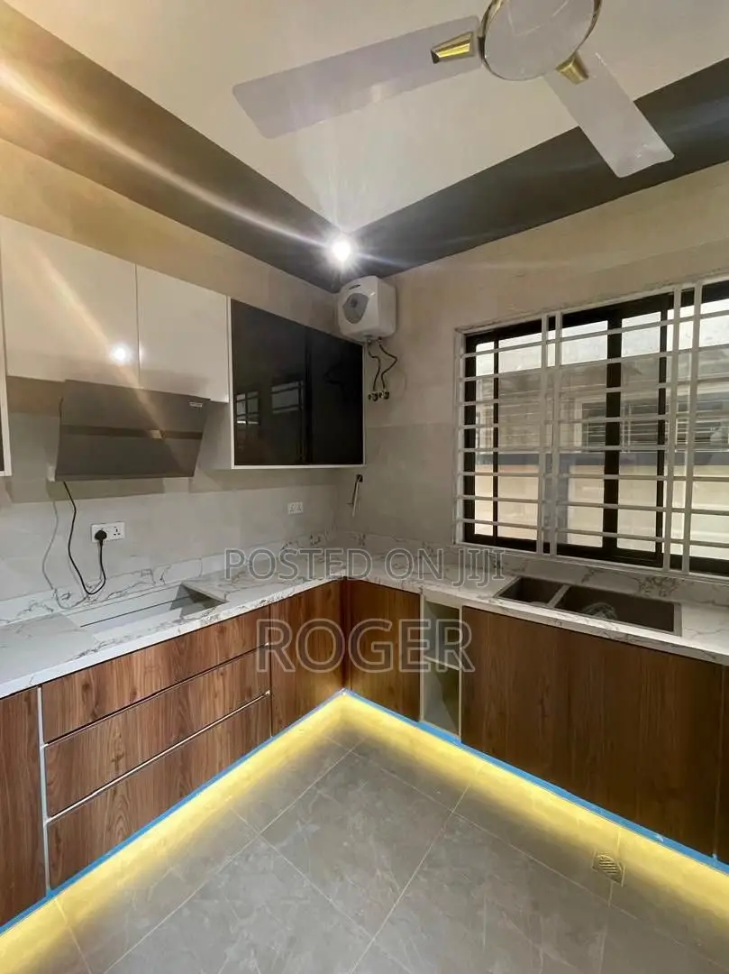 4bdrm House in Atomic Down, Kwabenya for sale