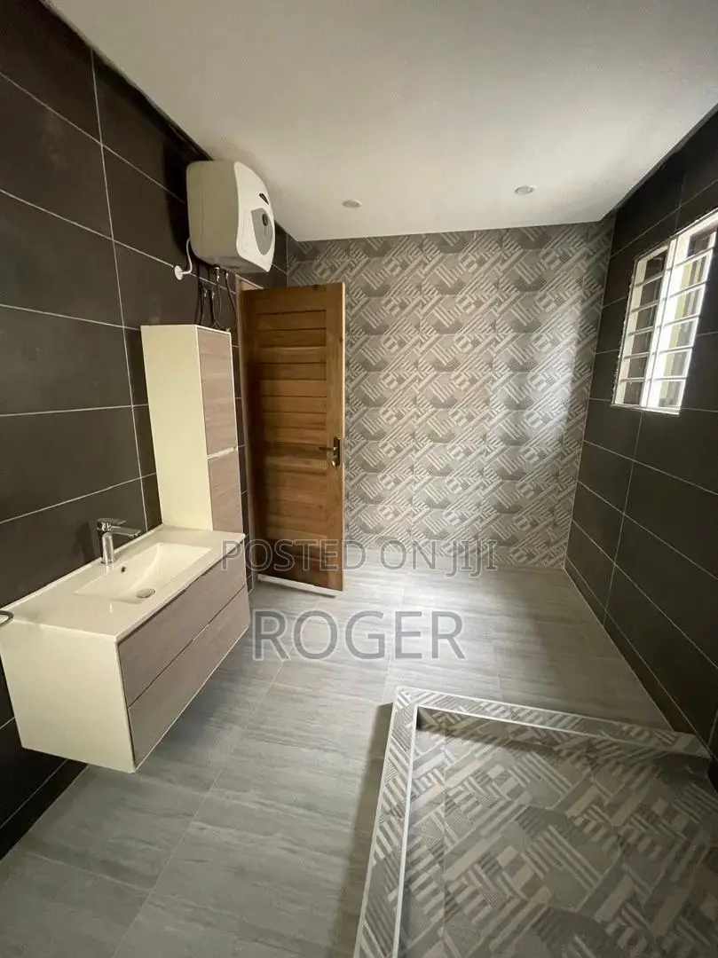 4bdrm House in Atomic Down, Kwabenya for sale