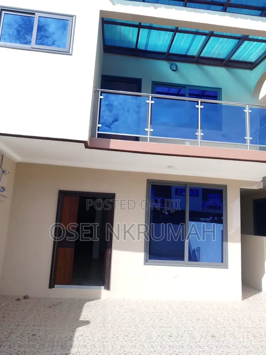 3bdrm House in New Oak Valley, Oyarifa Mall Area for rent
