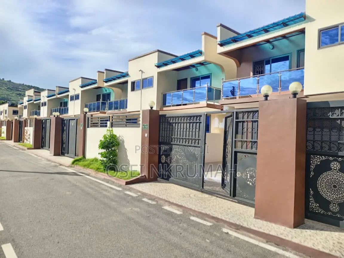 3bdrm House in New Oak Valley, Oyarifa Mall Area for rent