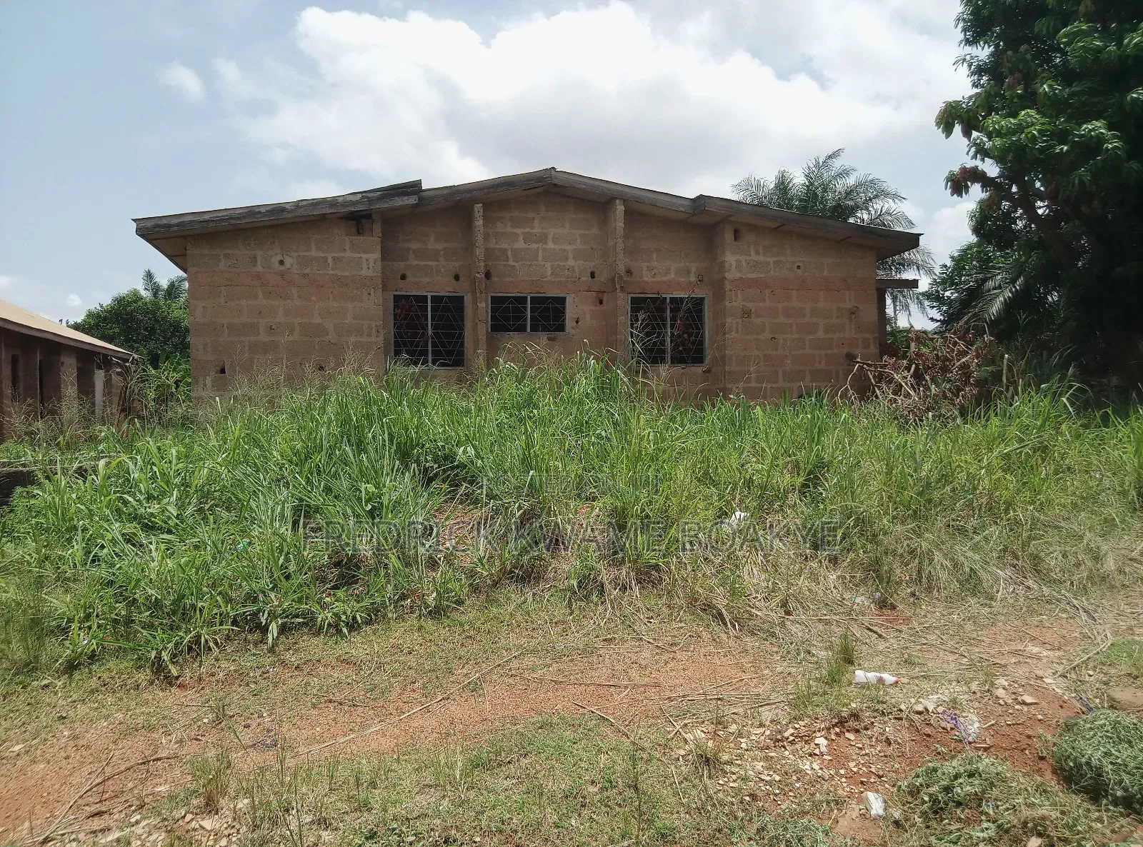 5bdrm House in Brother K Estate, Kumasi Metropolitan for sale
