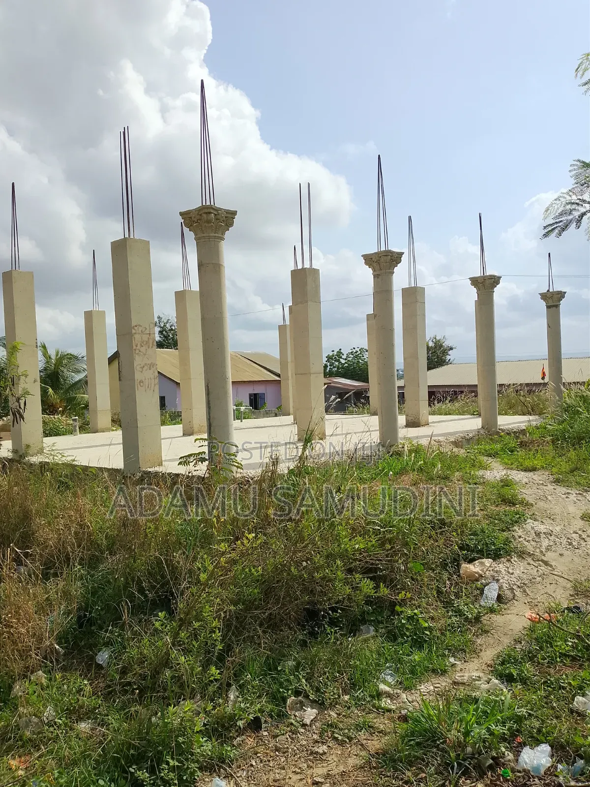 Road Side Land With 3shops Footen N Pillar Structures for Cool Price
