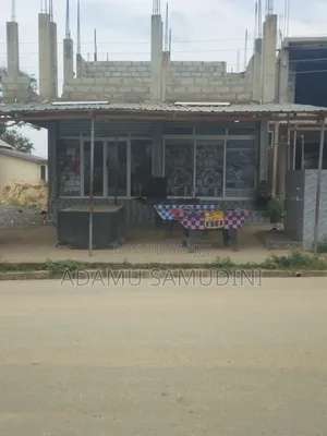 Road Side 2 Shops With Two Mini Flats (2 Single Room Self) Obakrowa