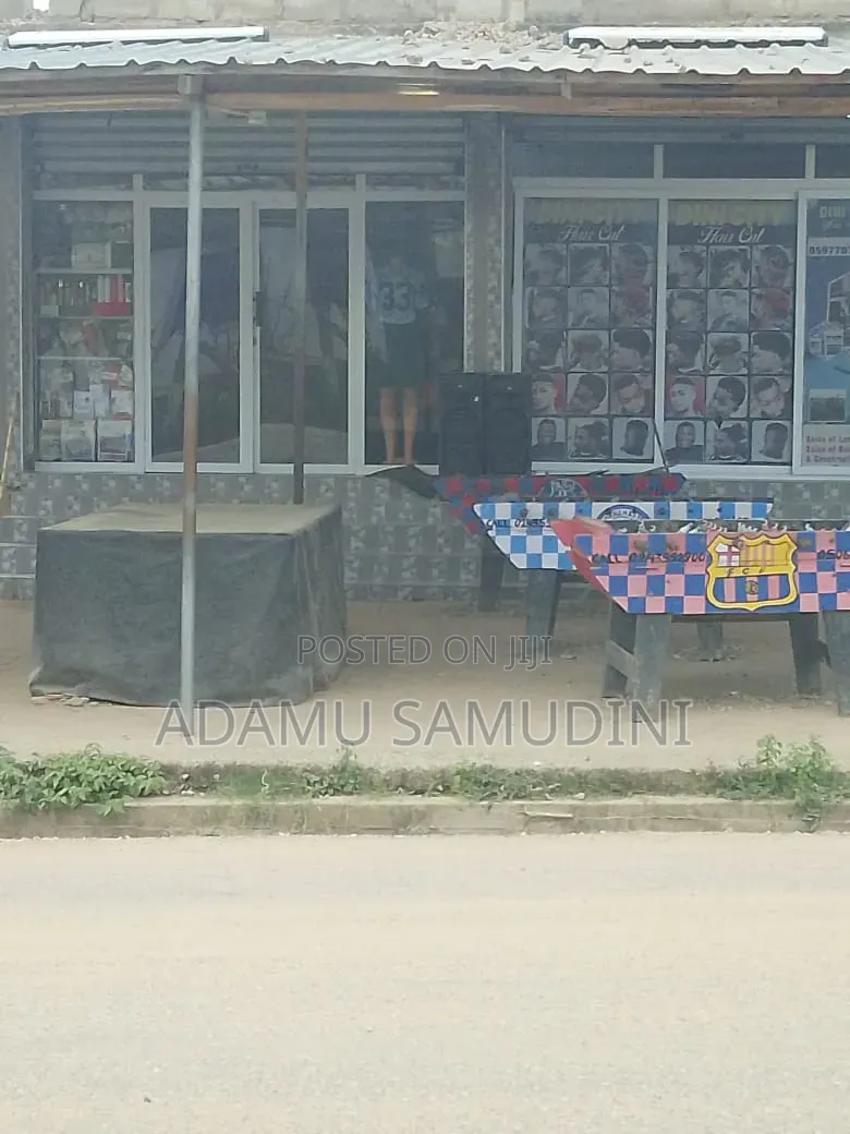 Road Side 2 Shops With Two Mini Flats (2 Single Room Self) Obakrowa