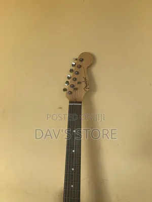 Strat-Style Electric Guitar