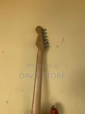 Strat-Style Electric Guitar