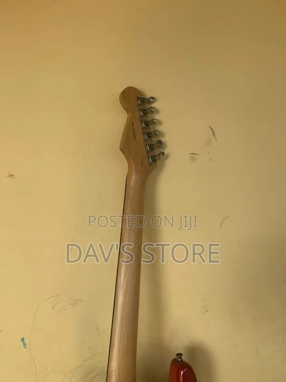 Strat-Style Electric Guitar