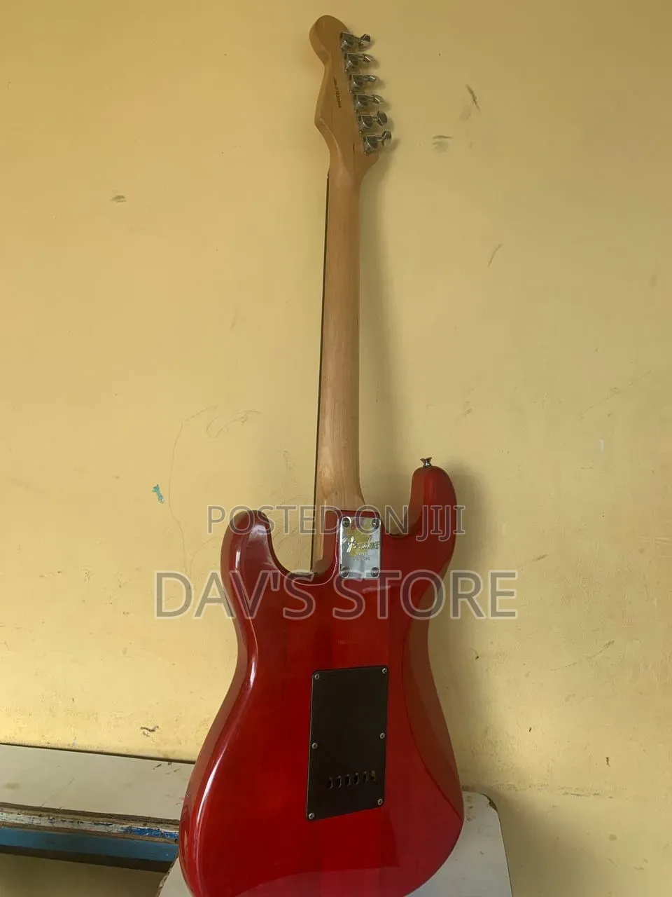 Strat-Style Electric Guitar