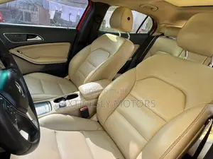 Mercedes-Benz GLA 250 2016 Red