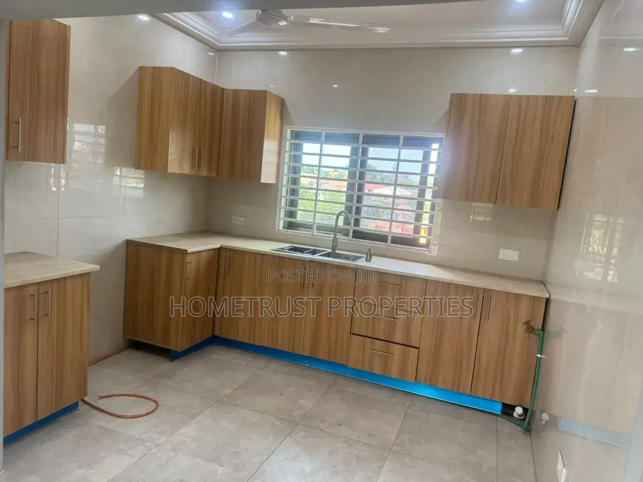 4bdrm Duplex in Ashongman Melcom, Police Station for rent