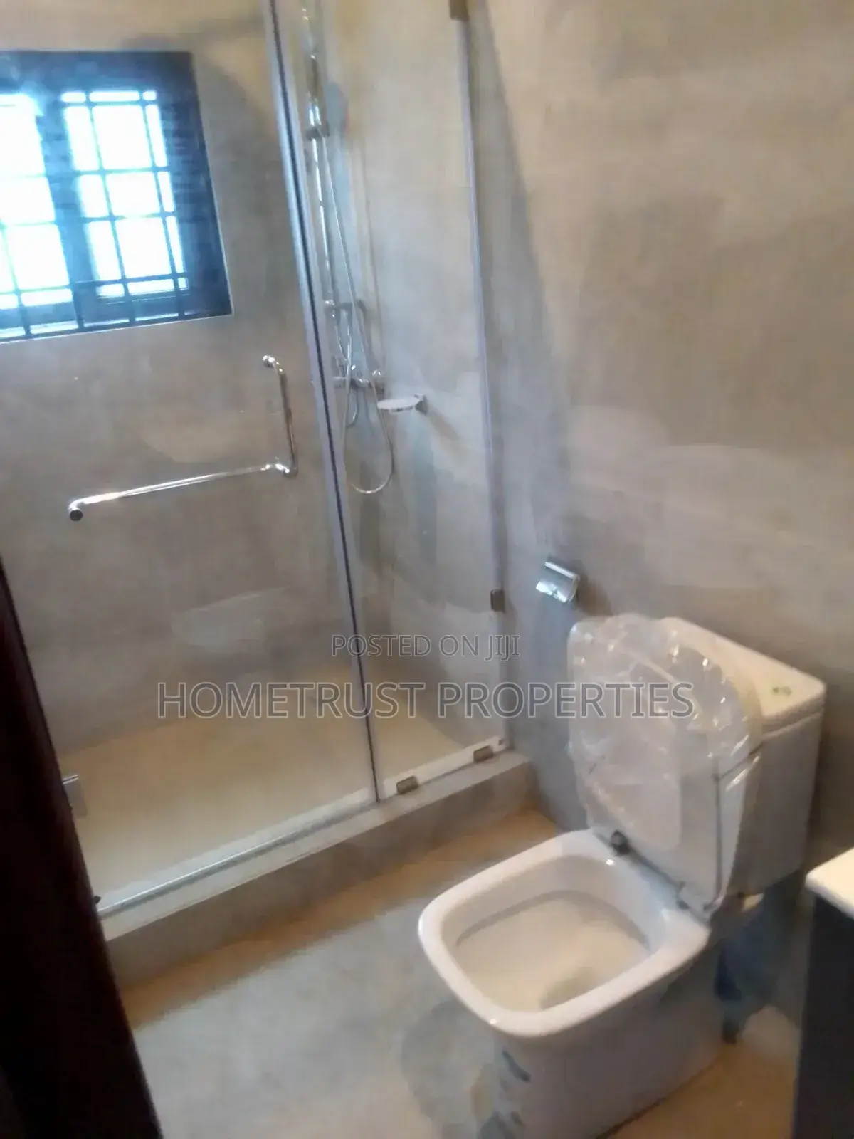 4bdrm Duplex in Ashongman Melcom, Police Station for rent