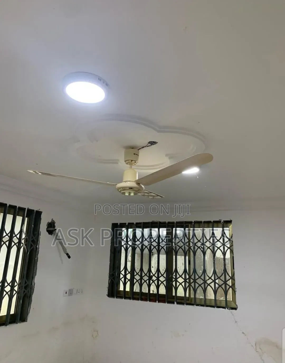 5bdrm House in Prampram for sale