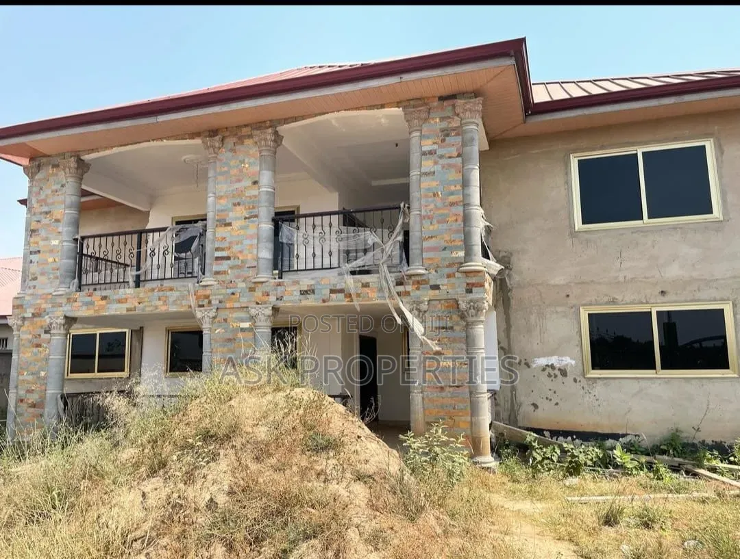 5bdrm House in Prampram for sale