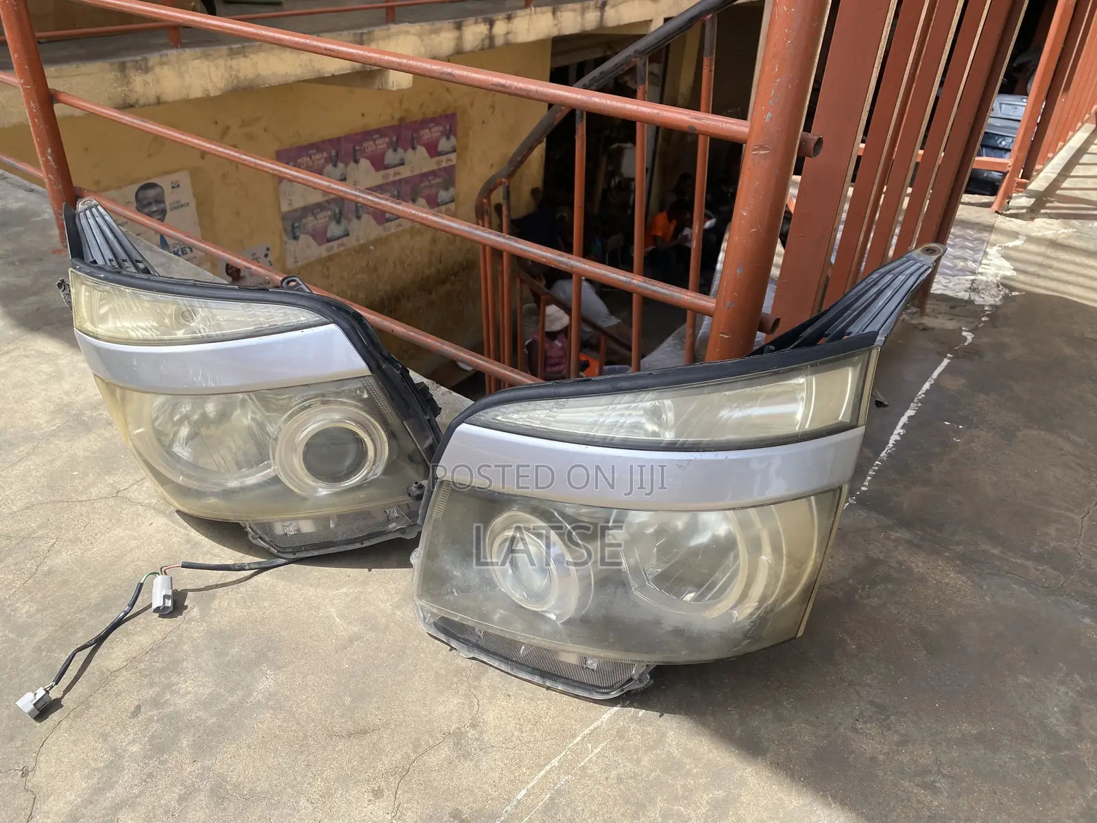 Foreign Used Toyota Voxy/Noah Headlights
