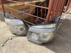 Foreign Used Toyota Voxy/Noah Headlights