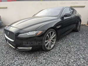 Jaguar XE 25t Premium RWD 2017 Black