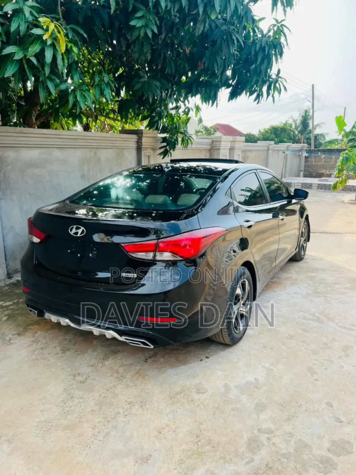 Hyundai Elantra Limited Sedan FWD (1.8L 4cyl 6A) 2016 Black