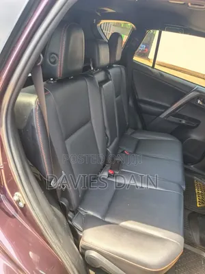 Toyota RAV4 LE 4dr SUV (2.5L 4cyl 6A) 2018 Pink