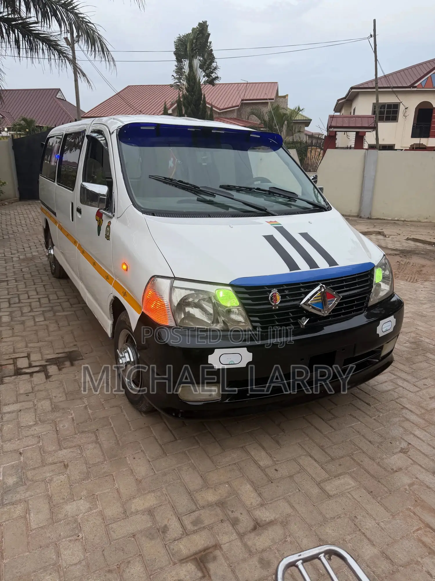 Toyota HiAce 2012 White