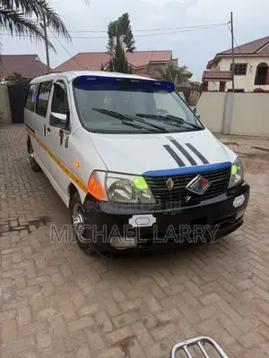 Toyota HiAce 2012 White