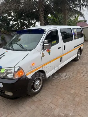Toyota HiAce 2012 White