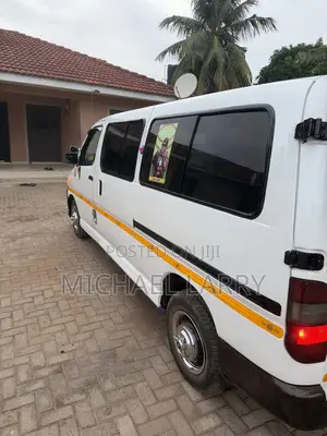 Toyota HiAce 2012 White