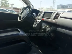 Toyota HiAce 2012 Black