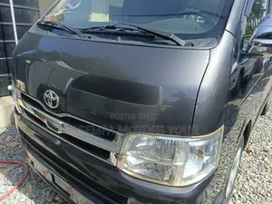 Toyota HiAce 2012 Black