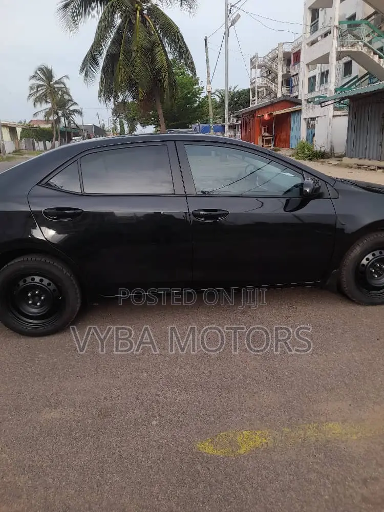 Toyota Corolla LE Eco (1.8L 4cyl 2A) 2019 Black