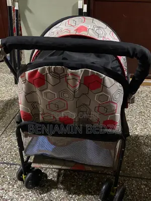 Baby’S 2 In 1 Metal Cot With Net