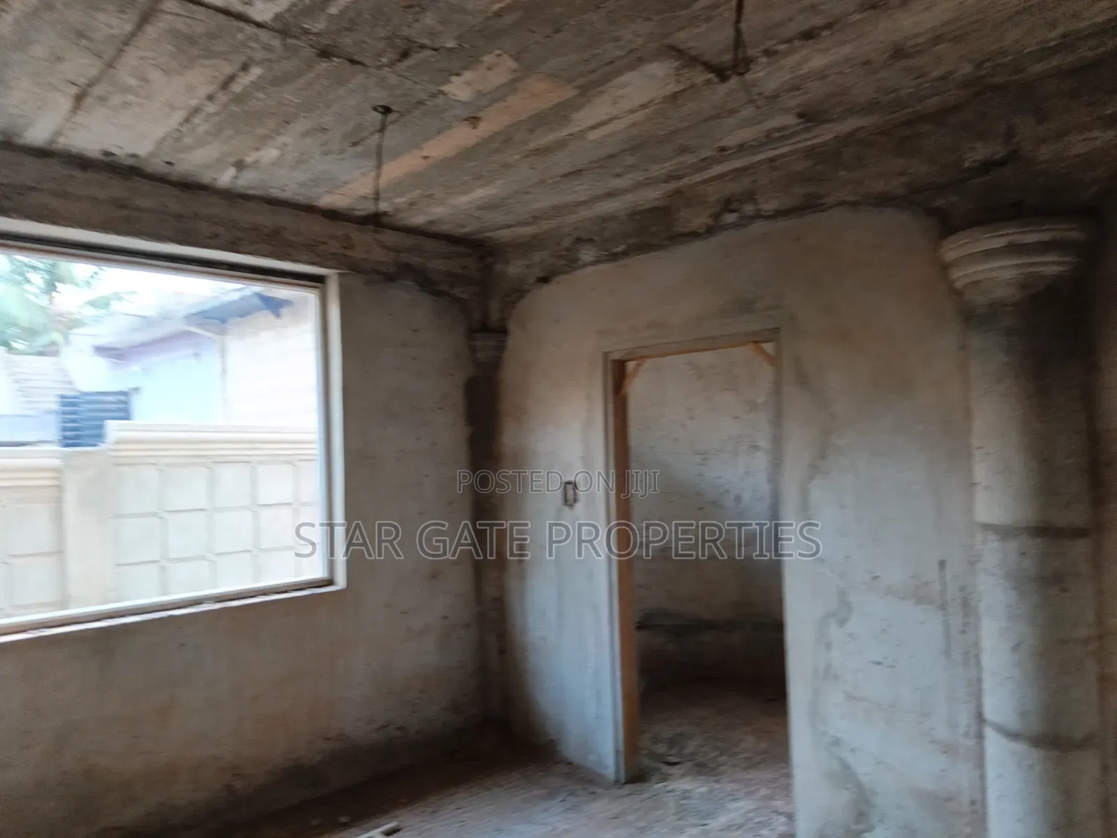 20bdrm House in Kwabre for sale