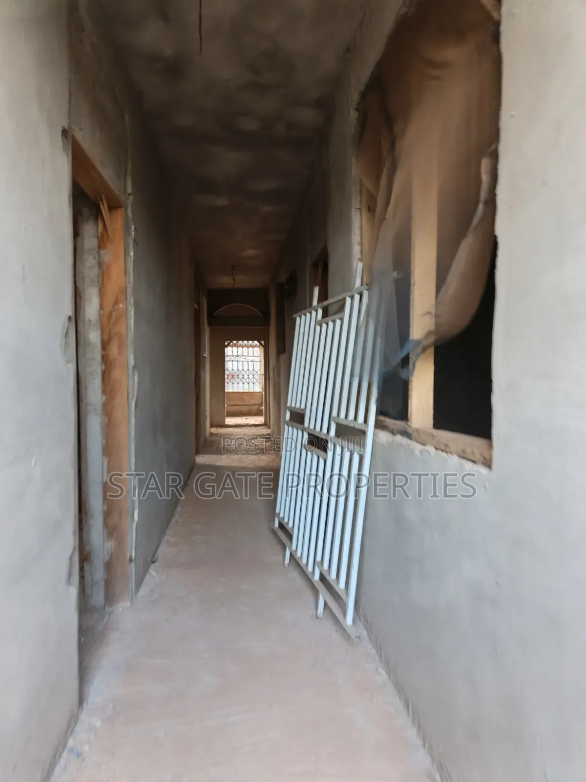 20bdrm House in Kwabre for sale
