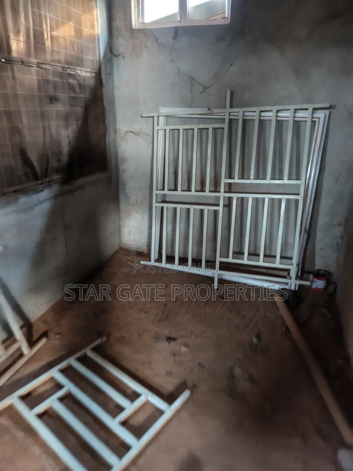 20bdrm House in Kwabre for sale