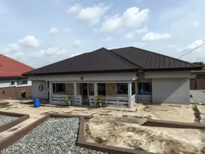 5bdrm House in Buokrom Estate South, Kumasi Metropolitan for sale