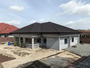 5bdrm House in Buokrom Estate South, Kumasi Metropolitan for sale