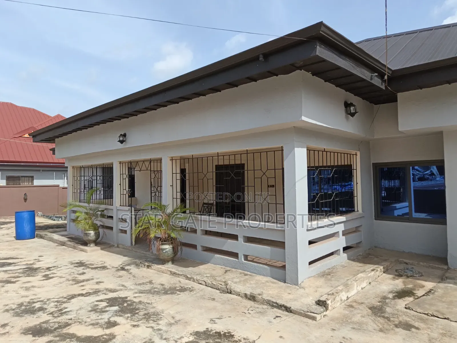 5bdrm House in Buokrom Estate South, Kumasi Metropolitan for sale