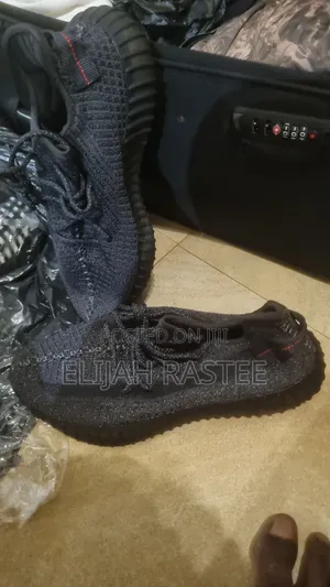 Yezzy 350 Trainers