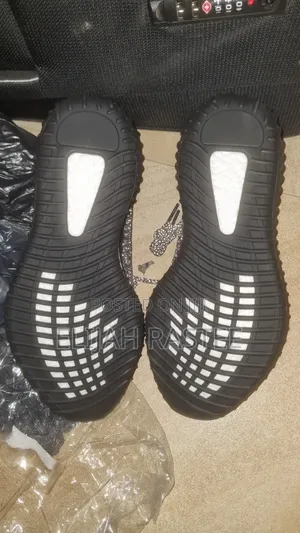 Yezzy 350 Trainers