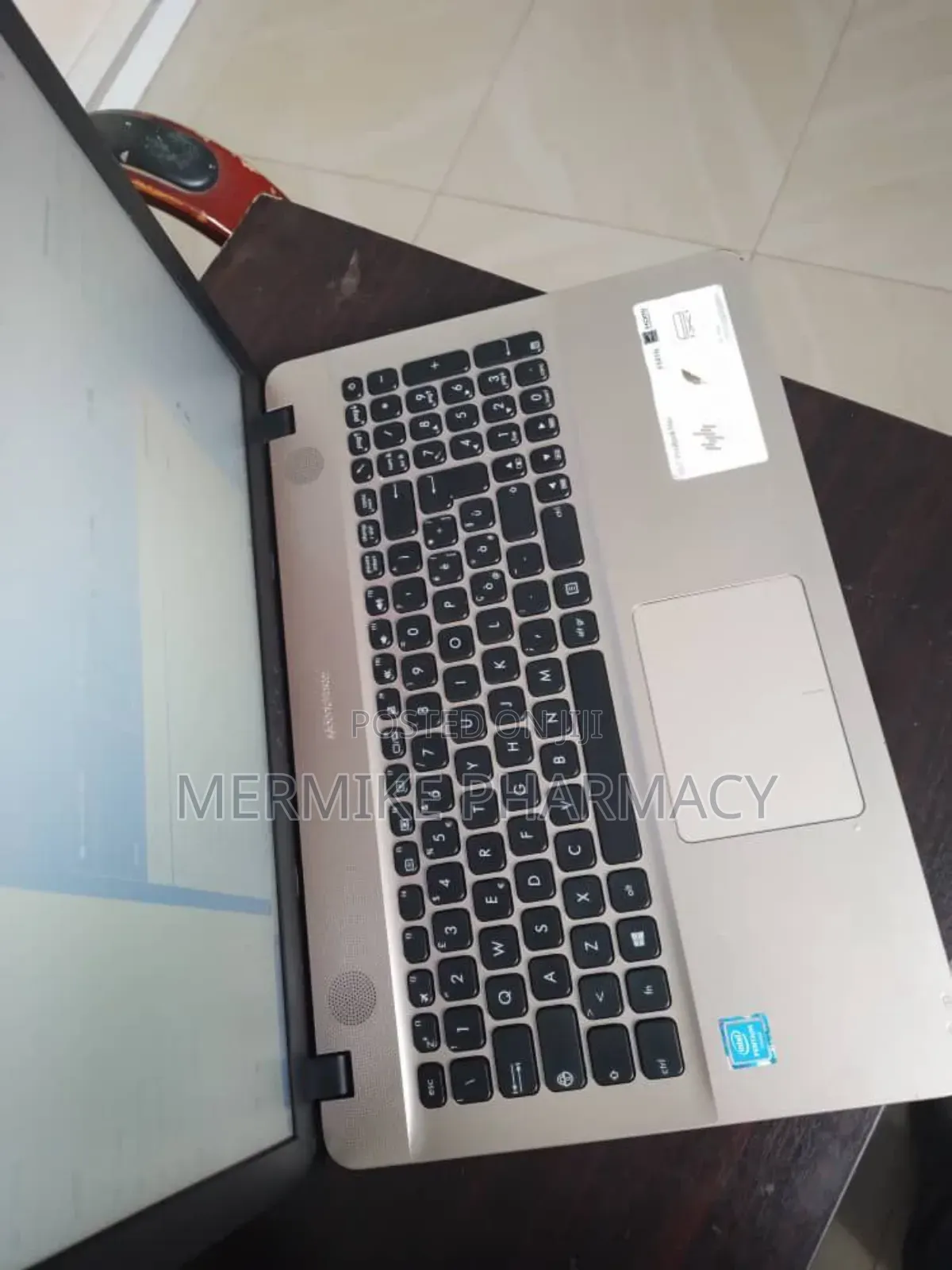 Laptop Asus VivoBook 15 X540NA 4GB Intel Core i3 HDD+SSD 256GB